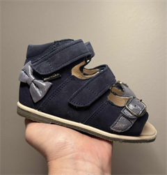 Aurelka sandal, navy/sølv m/sløjfe og 1 spænderem - sandal med ekstra støtte