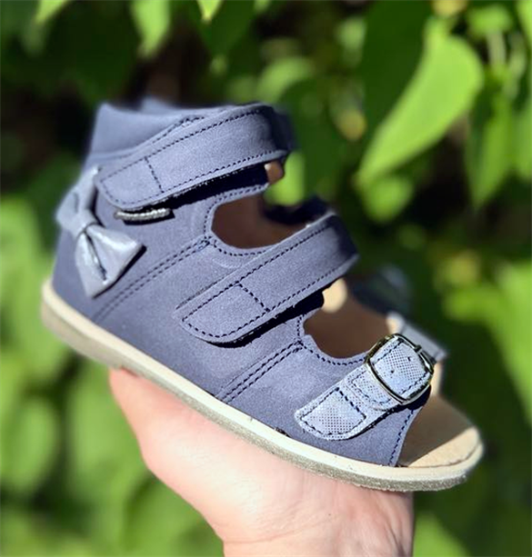 Aurelka sandal, navy/sølv m/sløjfe og 1 spænderem - sandal med ekstra støtte